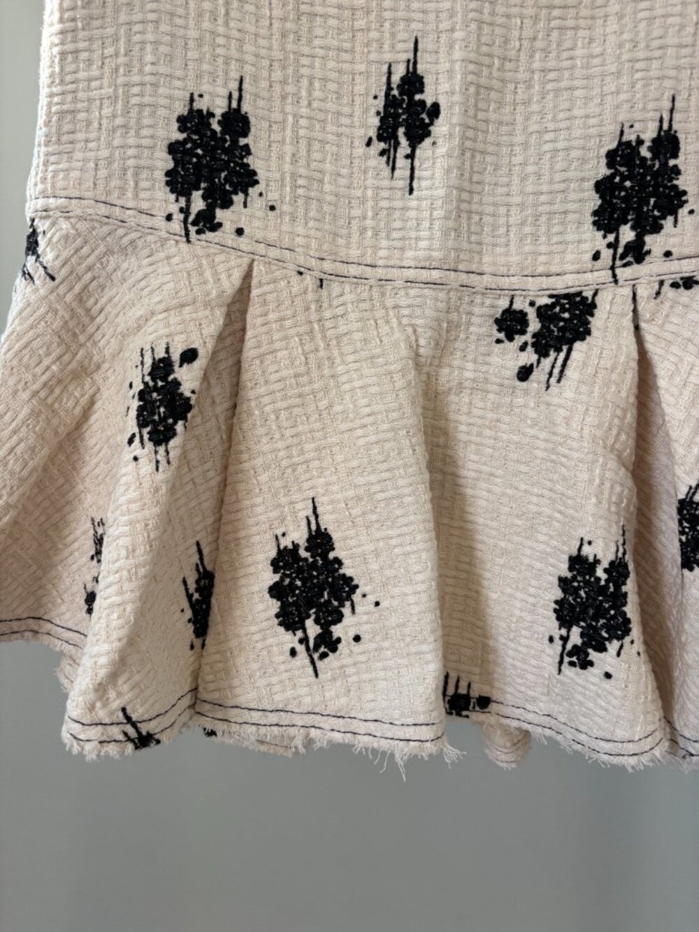 Derek Lam 10 Crosby Cream Embroidered Floral Peplum Mini Skirt Size 4 NWT - Picture 2 of 6